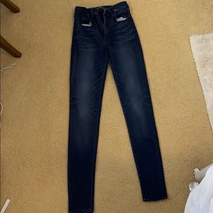 Comfortable American Eagle skinny jeans